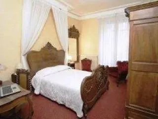 Trianon Centre Hotel 2*