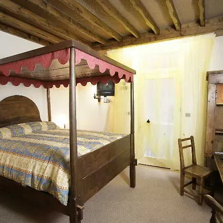 Trianon Centre Hotel