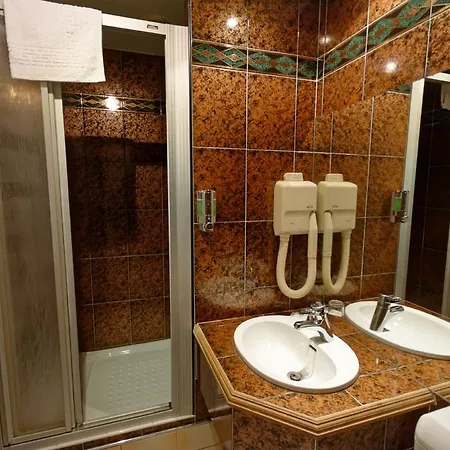 Trianon Centre 2*