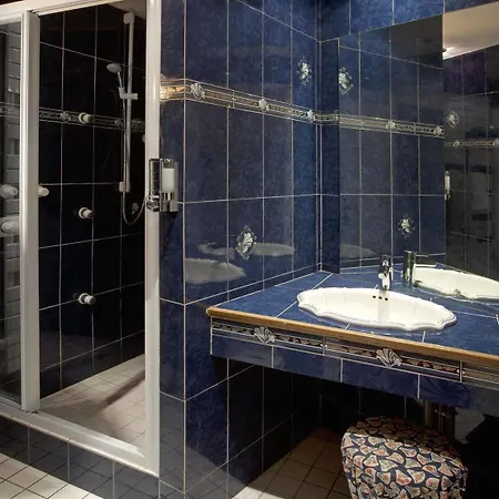 Trianon Centre Hotel 2*